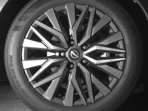 Used 2025 Nissan Altima 2.5 SV image 13