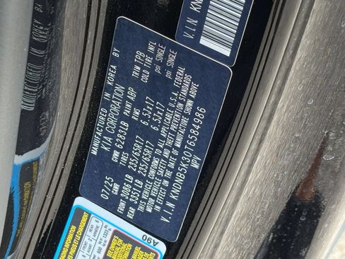 Used 2026 Kia Carnival FWD image 31