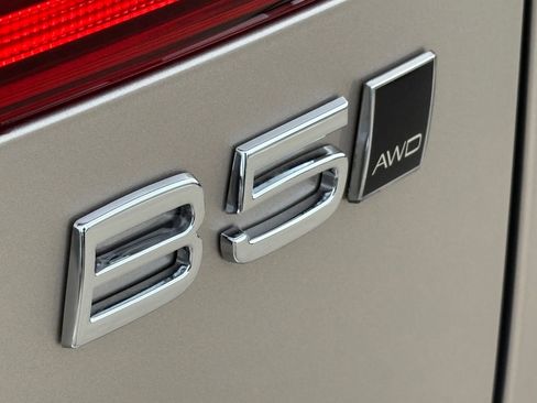 New 2026 Volvo XC60 B5 Ultra w/ Protection Package Premier image 8