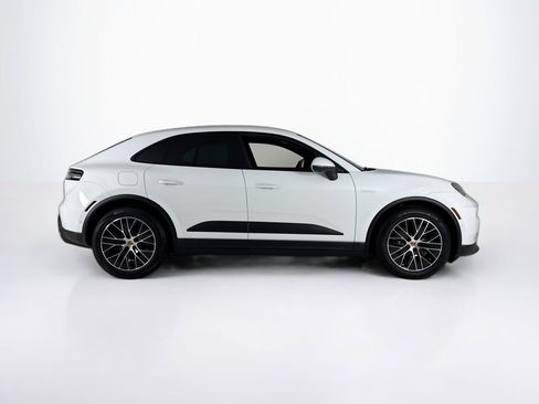 Used 2025 Porsche Macan Electric RWD image 6