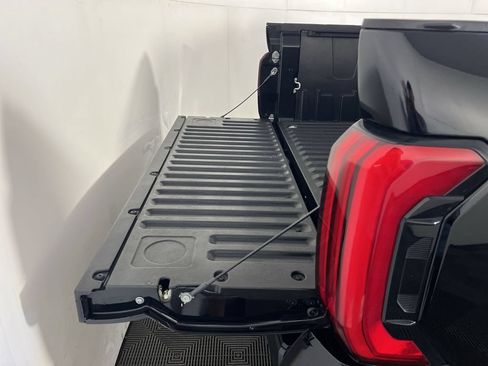Used 2022 Toyota Tundra SR5 AWD/4WD image 27