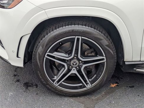 Used 2023 Mercedes-Benz GLS 580 4MATIC image 10