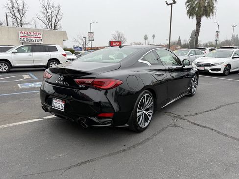Used 2017 INFINITI Q60 3.0t RWD image 3