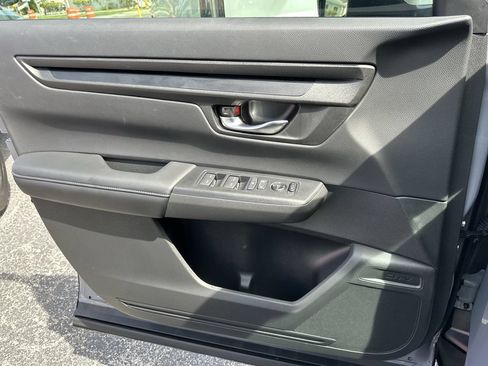 Used 2025 Honda CR-V LX image 21