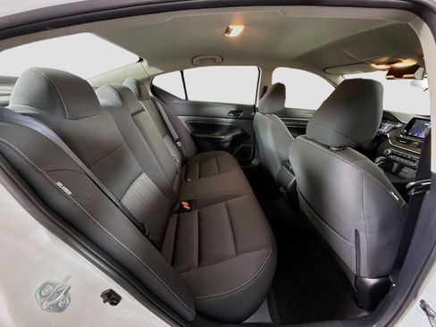 Used 2025 Nissan Altima 2.5 SV image 27