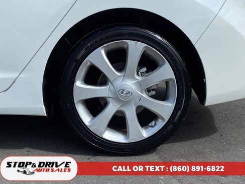 Used 2012 Hyundai Elantra Limited image 9