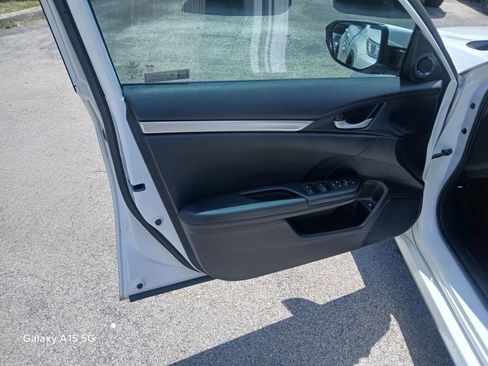 Used 2020 Honda Civic Sport image 9