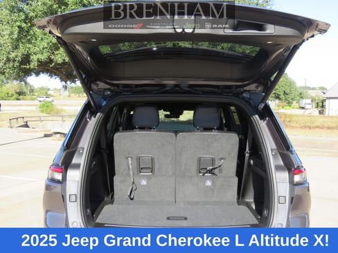New 2025 Jeep Grand Cherokee L Altitude image 14
