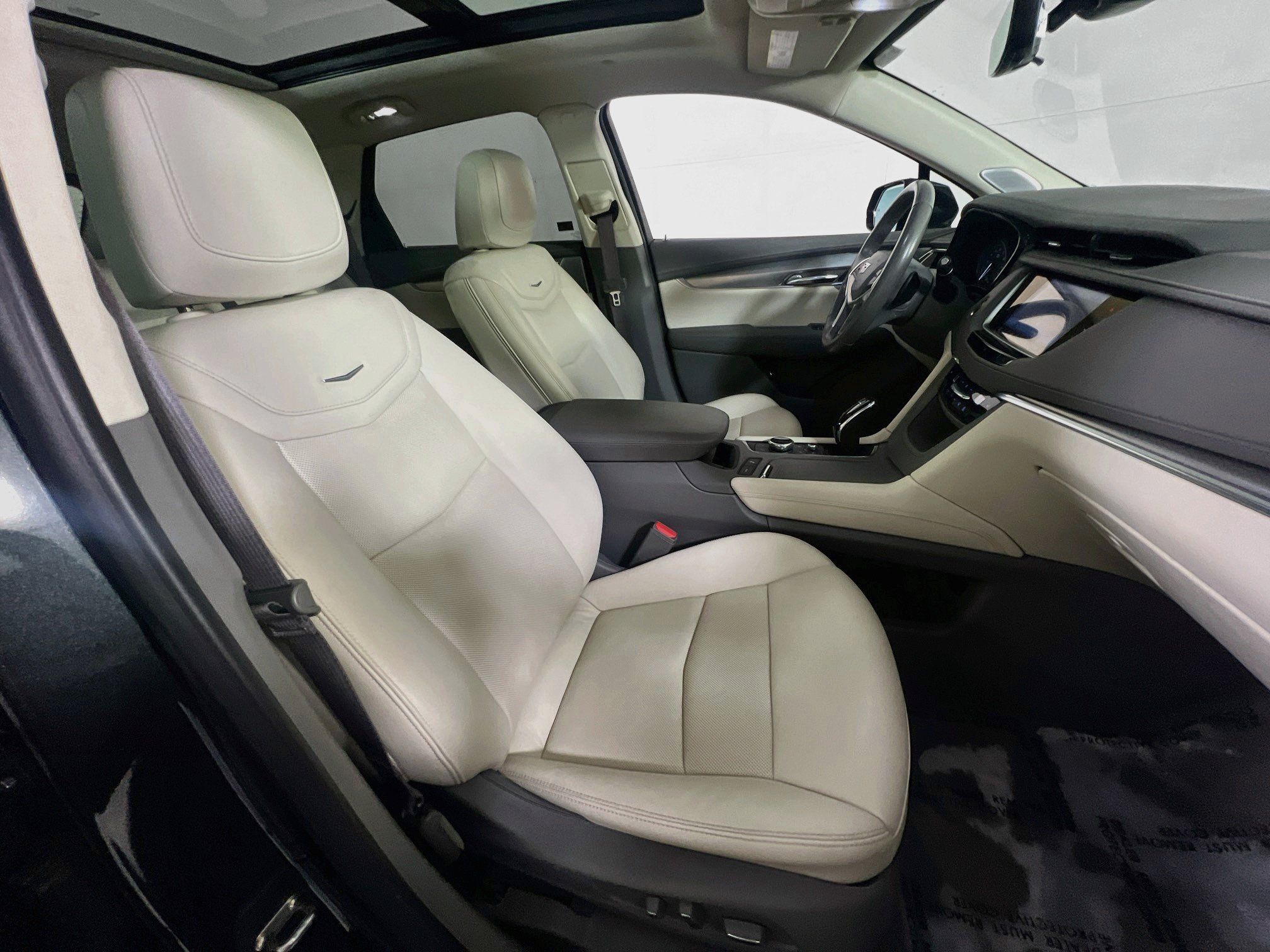 Used 2021 Cadillac XT5 Premium Luxury AWD/4WD image 29