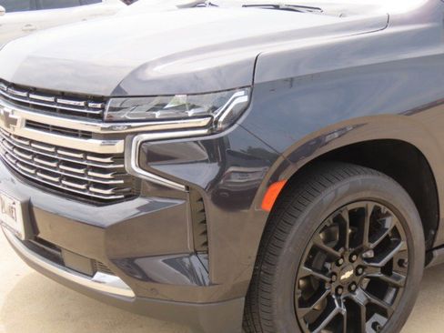 Used 2022 Chevrolet Tahoe Premier AWD/4WD image 3