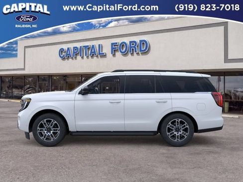 New 2026 Ford Expedition Active RWD image 3