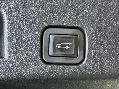 Used 2026 Chevrolet Traverse LT FWD image 31