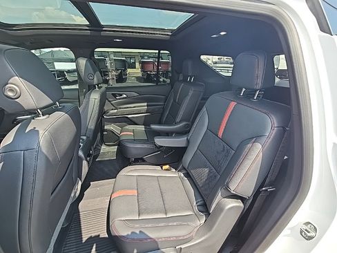 Used 2024 Chevrolet Traverse RS image 19