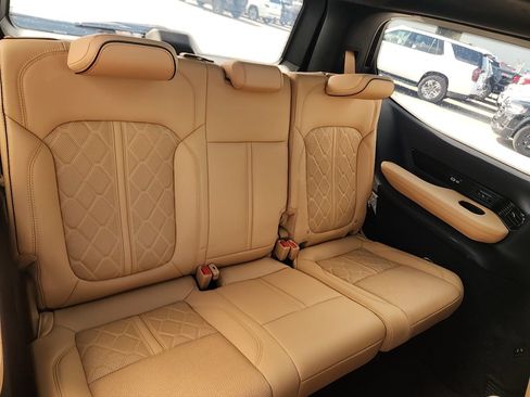 Used 2022 Jeep Grand Wagoneer Series III w/ Rear-Seat Entertainment Group AWD/4WD image 11