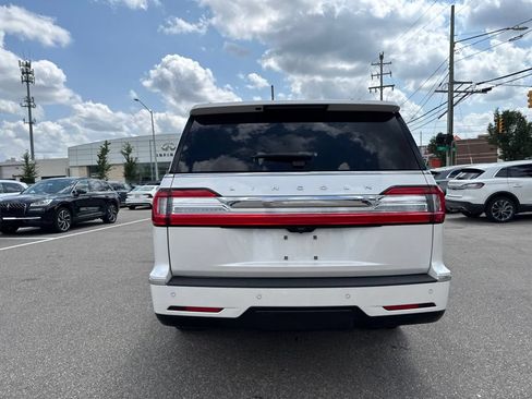 Used 2018 Lincoln Navigator L Reserve w/ Technology Package AWD/4WD image 4