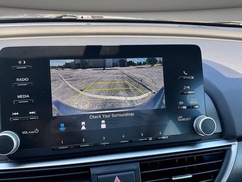 Used 2019 Honda Accord LX image 13
