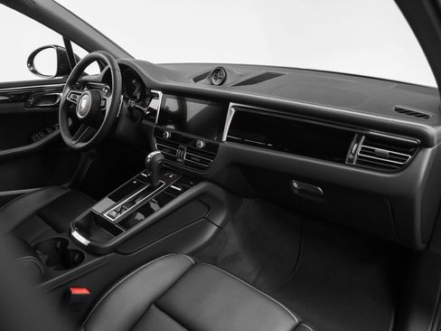 New 2026 Porsche Macan image 22