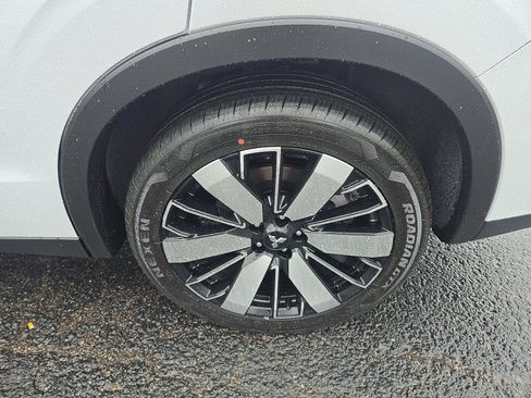 New 2025 Mitsubishi Outlander SE image 28