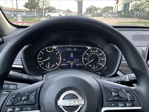 Certified 2025 Nissan Altima 2.5 SV FWD image 25