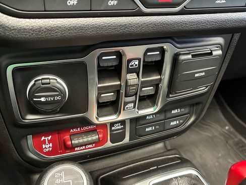 New 2025 Jeep Wrangler Unlimited Sport AWD/4WD image 19