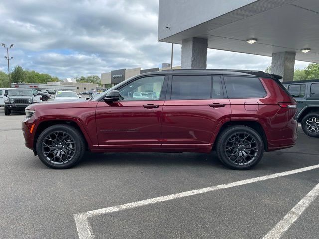 Used 2024 Jeep Grand Cherokee L Summit w/ High Altitude Package AWD/4WD image 7