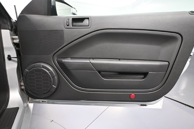 Used 2006 Ford Mustang GT Premium RWD image 30