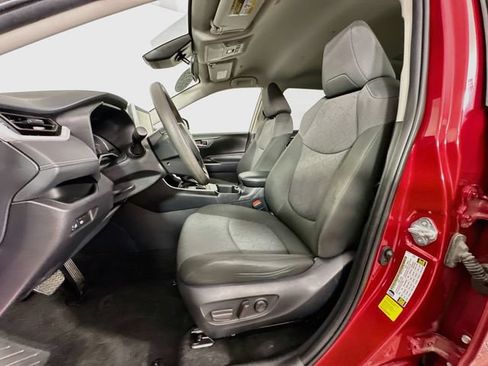Used 2025 Toyota RAV4 XLE AWD/4WD image 16