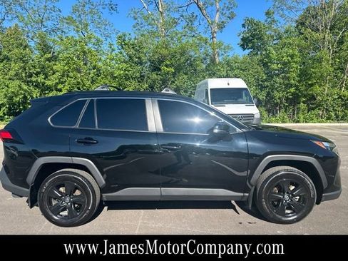 Used 2025 Toyota RAV4 XLE w/ Convenience Package AWD/4WD image 4