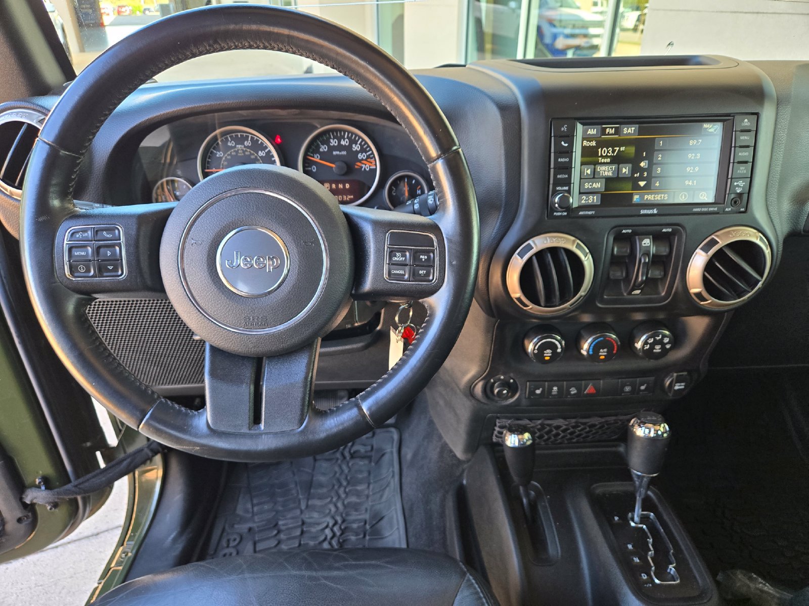 Used 2016 Jeep Wrangler Unlimited Sahara AWD/4WD image 10