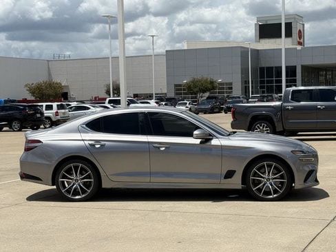 Used 2022 Genesis G70 3.3T RWD image 3