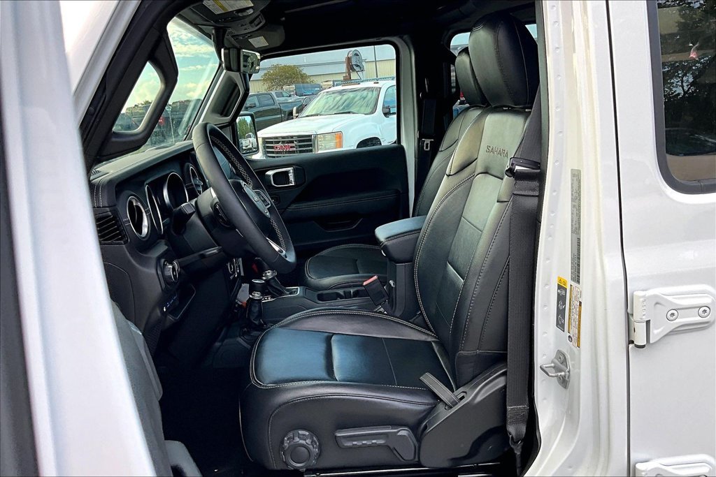 Used 2023 Jeep Wrangler Unlimited Sahara AWD/4WD image 24
