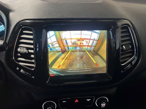 Used 2019 Jeep Compass Limited image 37