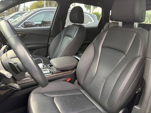Used 2021 Audi Q7 2.0T Premium w/ Convenience Package AWD/4WD image 3