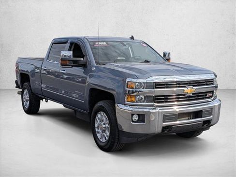 Used 2015 Chevrolet Silverado 3500 LTZ image 3