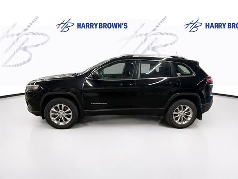 Used 2019 Jeep Cherokee Latitude w/ Cold Weather Group AWD/4WD image 8