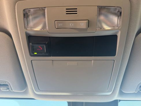 Used 2020 Toyota Tacoma SR5 RWD image 34