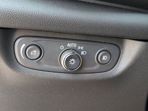 Used 2018 Buick Regal Essence w/ Driver Confidence Package #1 AWD/4WD image 23