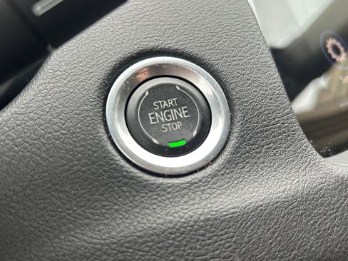 Used 2019 Cadillac XT4 Luxury image 34