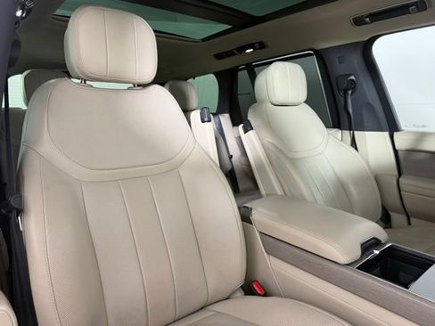 Used 2024 Land Rover Range Rover SE AWD/4WD image 32