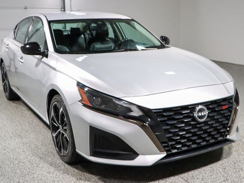 Used 2023 Nissan Altima 2.5 SR image 5