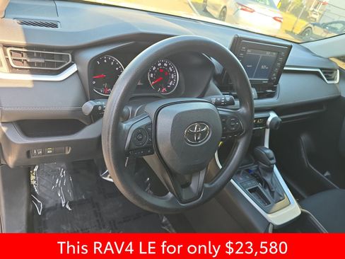 Used 2022 Toyota RAV4 LE image 20