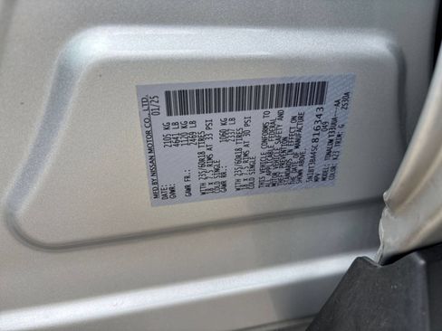 Used 2025 Nissan Rogue SV FWD image 31