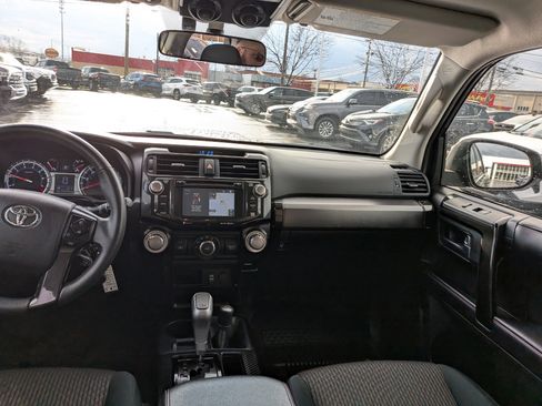 Used 2019 Toyota 4Runner TRD Off-Road image 15