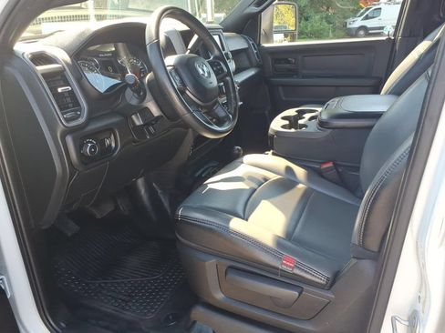 Used 2024 RAM 3500 Tradesman w/ Chrome Appearance Group AWD/4WD image 12