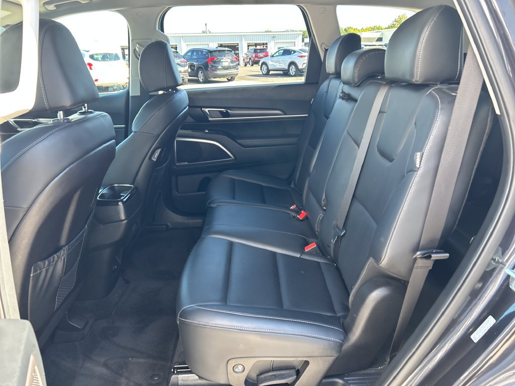 Used 2025 Kia Telluride LX FWD image 21