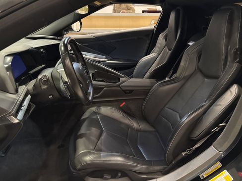 Used 2022 Chevrolet Corvette Stingray Coupe w/ Z51 Performance Package image 17