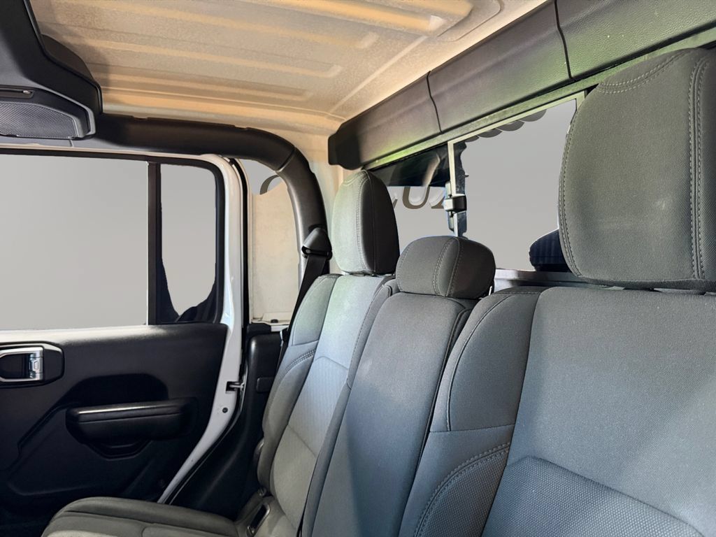 Used 2021 Jeep Gladiator Sport AWD/4WD image 13