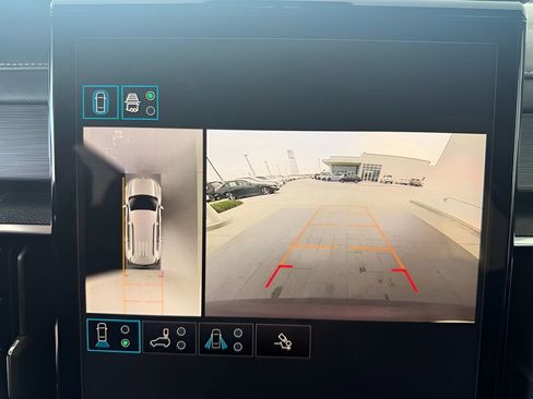 Used 2025 GMC Acadia Elevation image 31