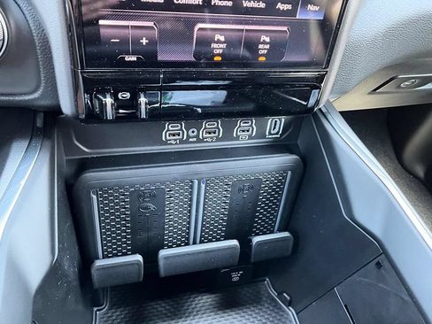 New 2026 RAM 1500 Laramie AWD/4WD image 22