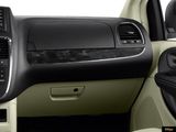Used 2013 Chrysler Town & Country Touring-L w/ Entertainment Group #2 image 5